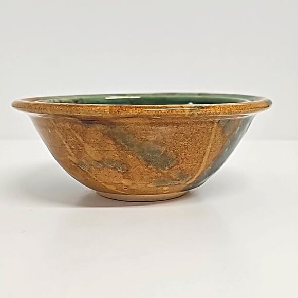 Signed Gatlinburg Judy Jones Pottery Bowl with Bear Green Tan No Chip Cracks - Picture 4 of 8